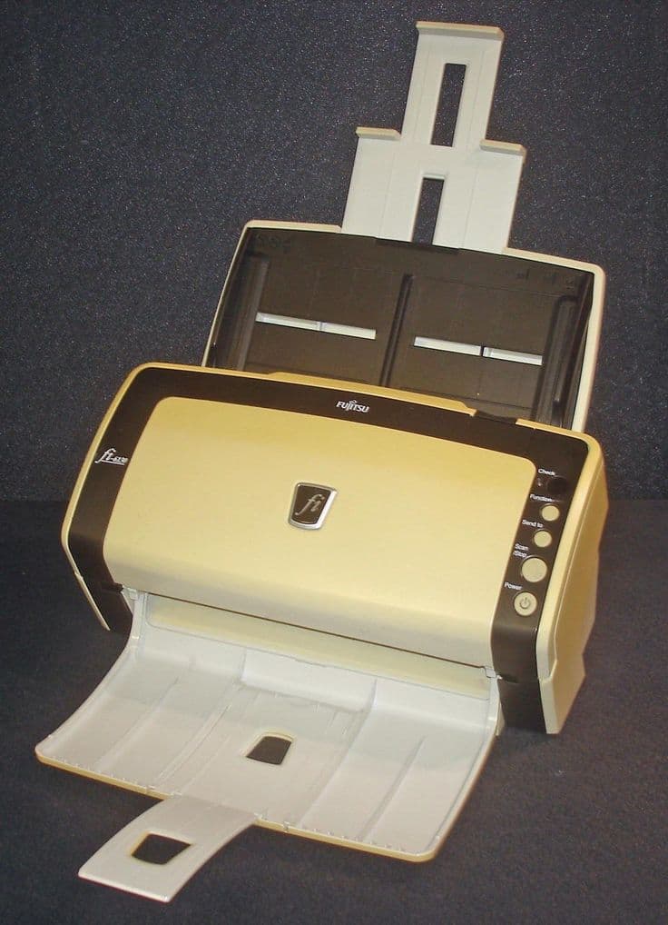 Scanner Fujitsu fi 6130 (Used) A4 سكانر استيراد  بسرعة تصوير 30 ورقة ف الدقيقة و جودة تصوير و نسخ عالية الدقة