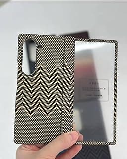 جراب Eco لهاتف سامسونج Galaxy Z Fold 7 مع واقي شاشة، غطاء حماية رفيع وخفيف من ألياف الأراميد بملمس ألياف الكربون لهاتف سامسونج Z Fold7 5G (Gold wave)