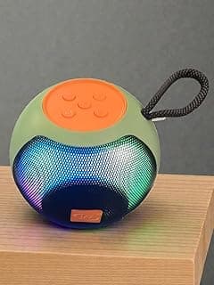 سماعة بلوتوث YF-811 مع صب ووفر، سماعة لاسلكية محمولة مع إضاءة RGB LED، منفذ AUX، USB، Micro SD وراديو FM، بطارية قابلة للشحن (أخضر فاتح)
